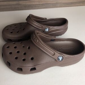 CROCS Classic Clog in Chocolate Brown - M8/W10●